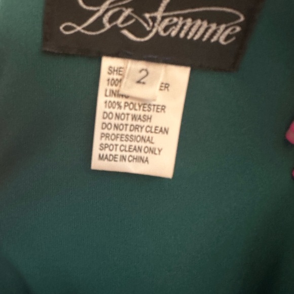 Never worn nor altered! Brand new - Picture 2 of 2